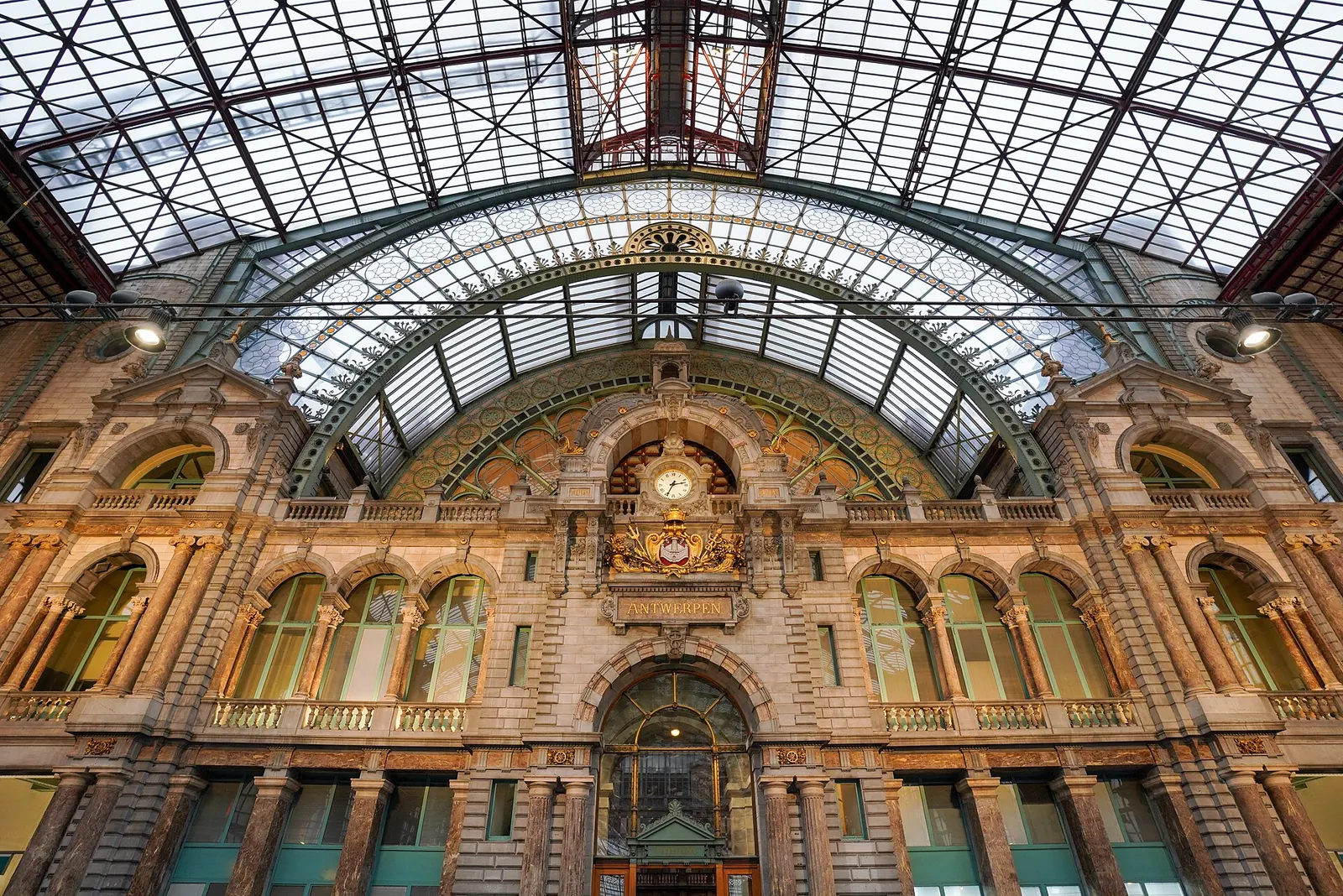 Antwerp Central Station: 1018 Antwerpen-Centraal railway station Photo by Giles Laurent