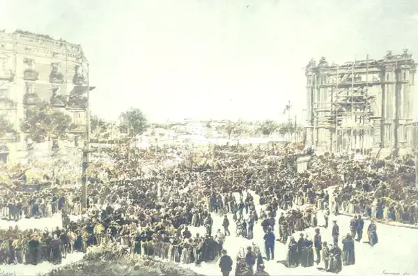 Construction of Arc de Triomf and crowd 1887-88