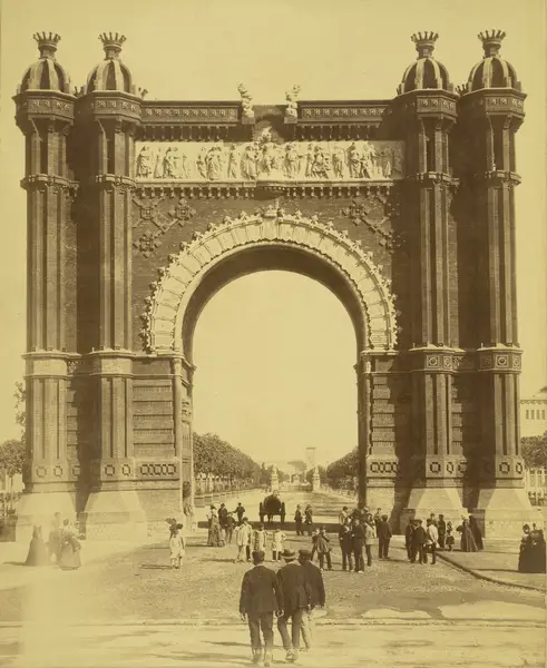 Triumphal Arch of the Exposition (Arc de Triomf)