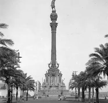 Columbus Monument at the foot of La Rambla