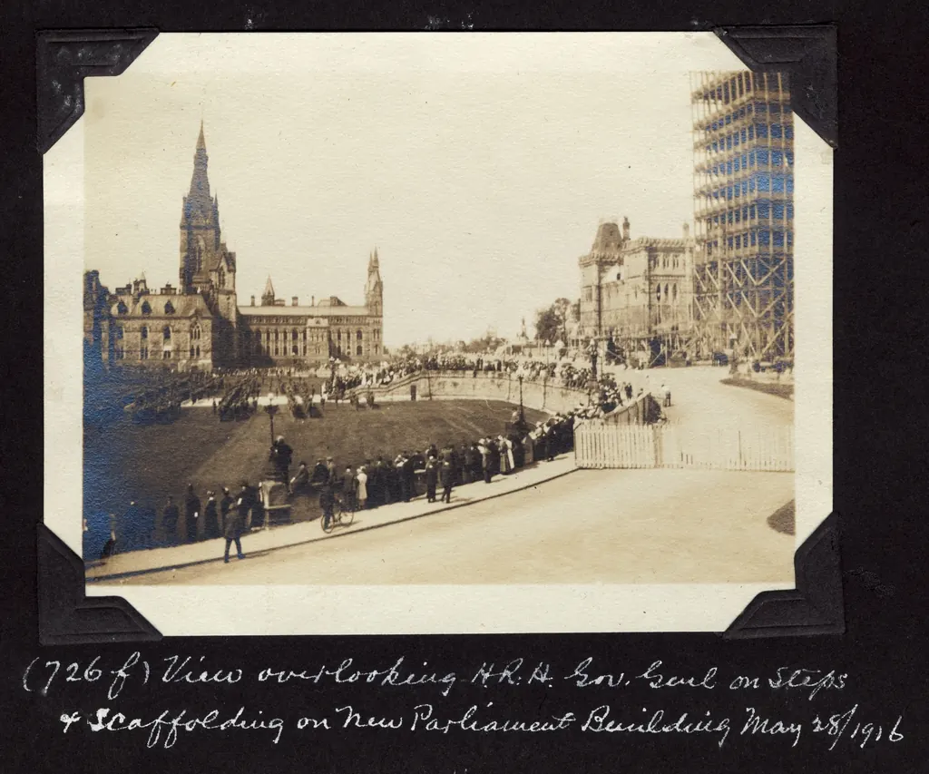 Centre Block: Governor General of Canada and scaffolding of new Parliament building, Ottawa (PR2004-012.22.2-726f)