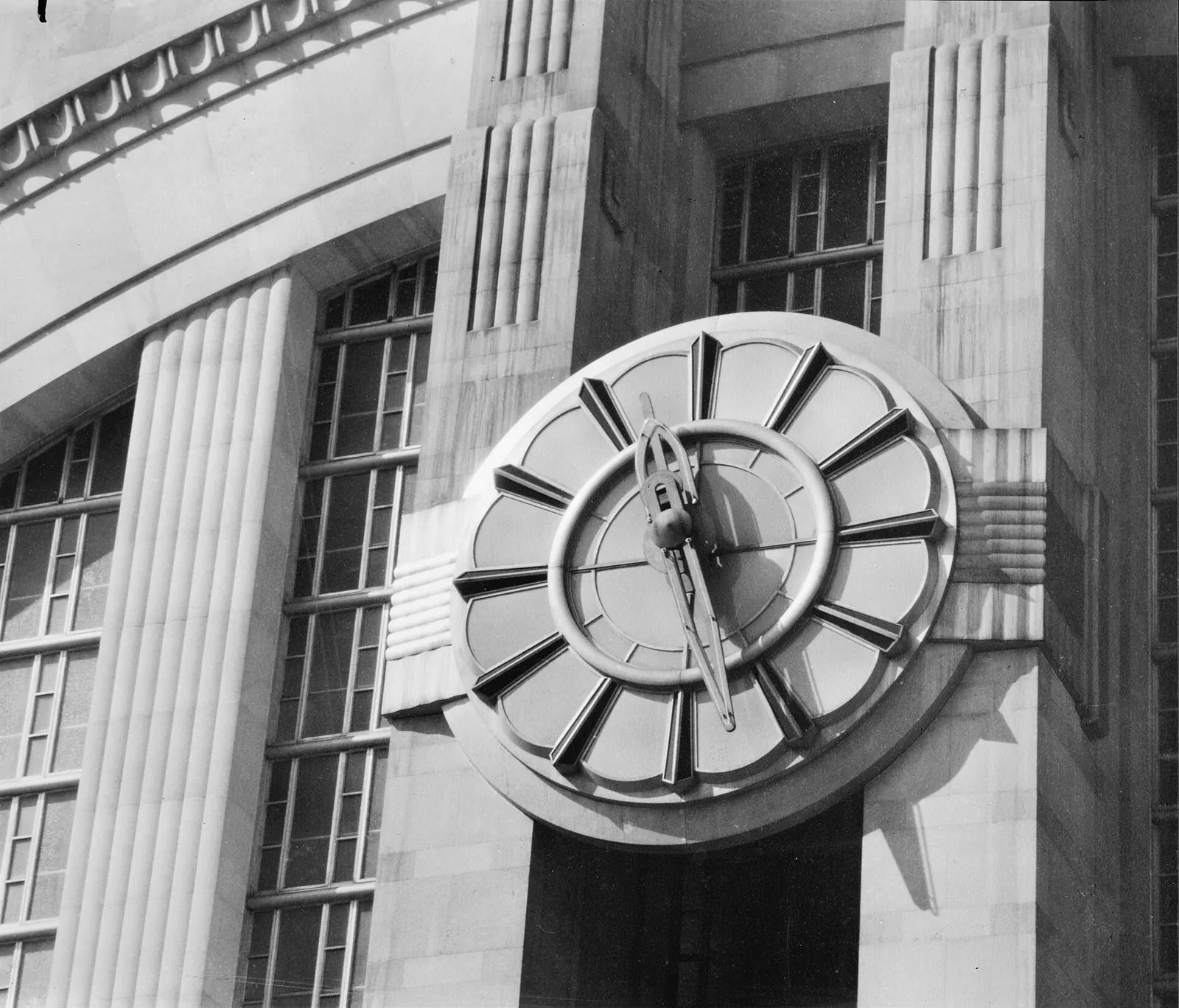 Union Terminal: CUT HABS clock