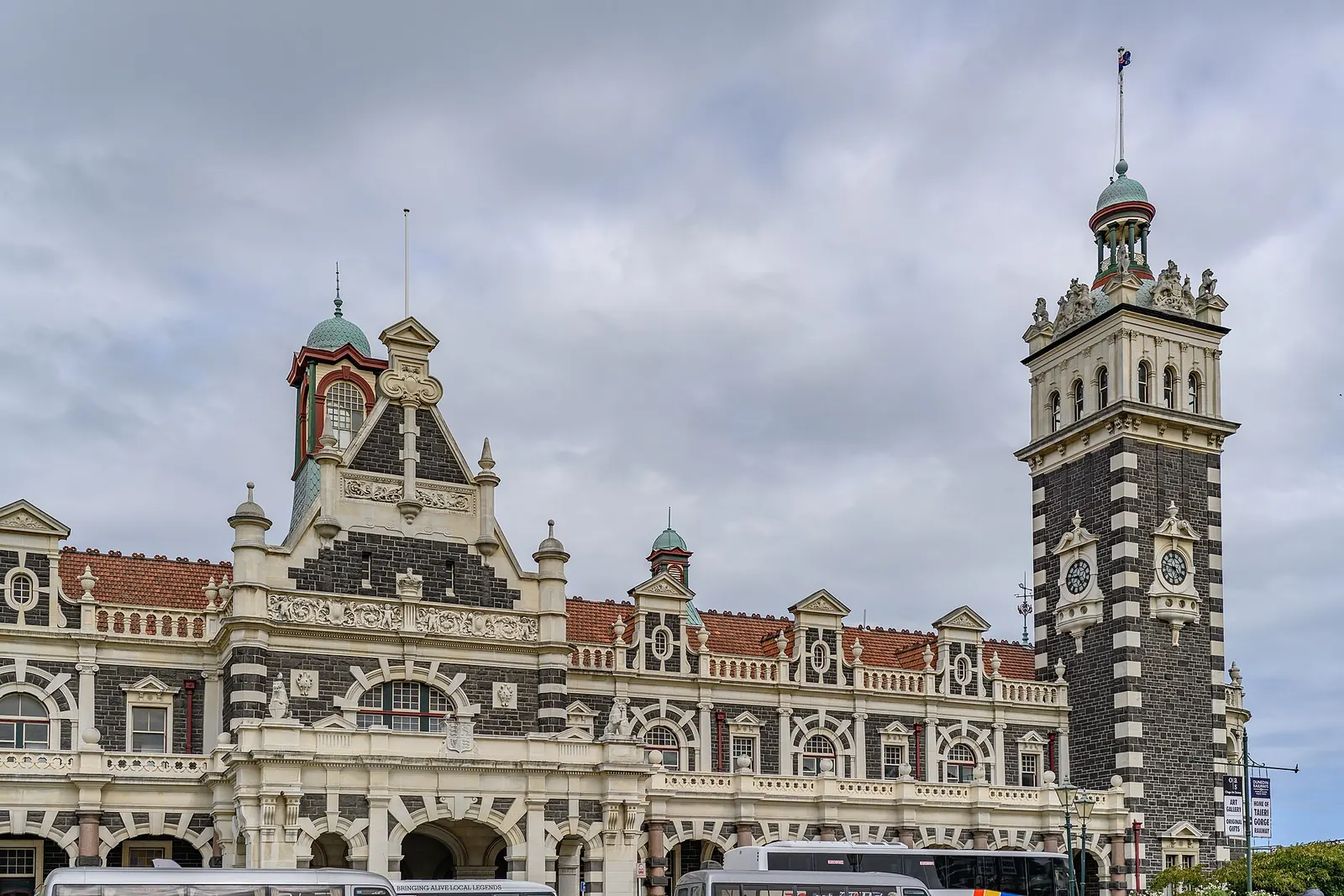 Dunedin Railway Station: Dunedin NZ7 3294 (46108481275)