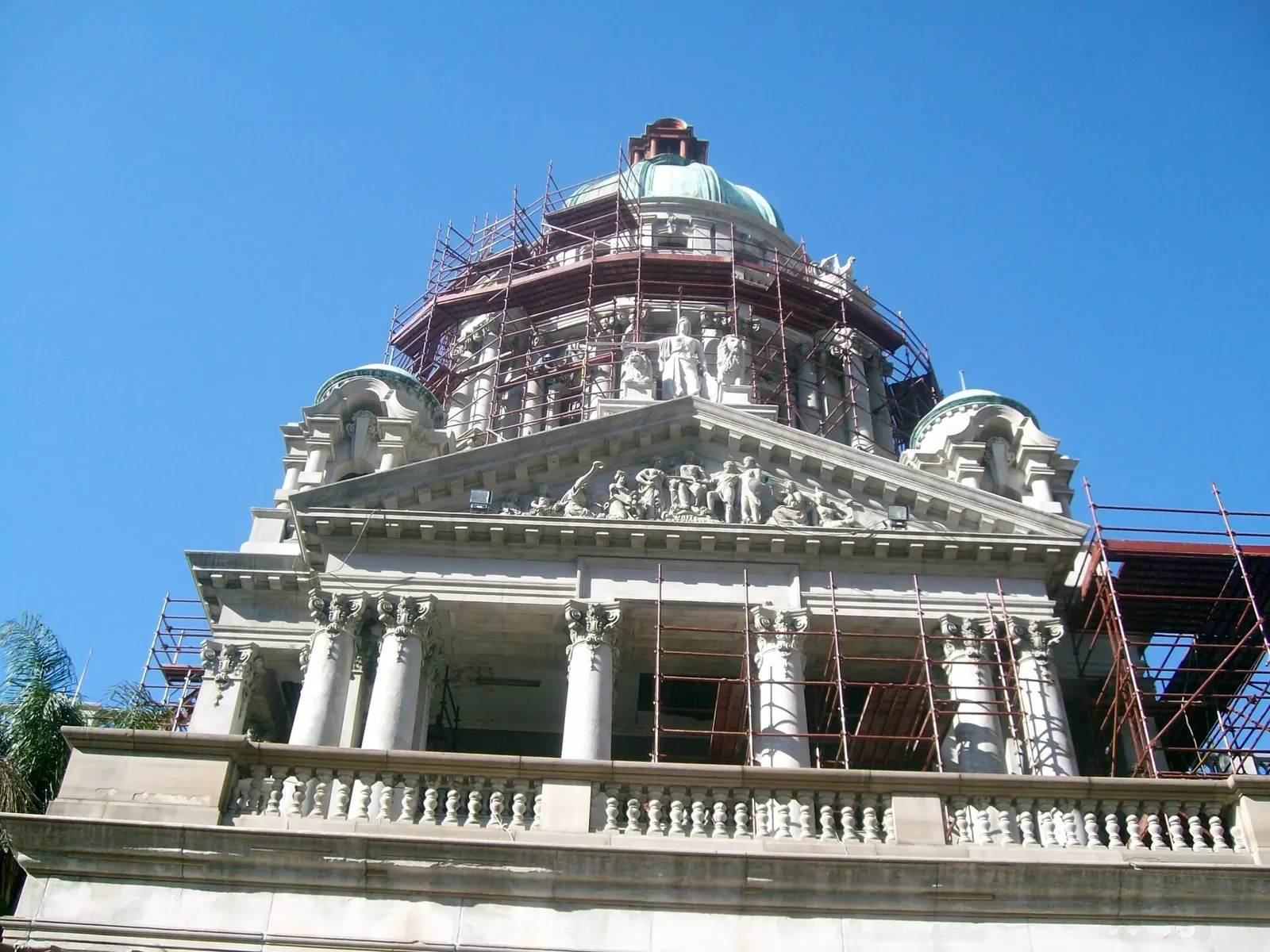 Durban City Hall: Durban City Hall, 263 West Street, Durban. 1883. Has Merorial Gardens too. 03