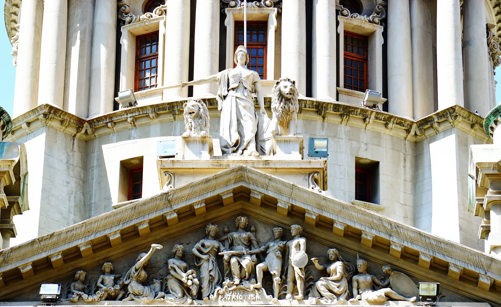 Durban City Hall: City Hall and Francis Farewell Gardens, Durban, 9 2 407 0010
