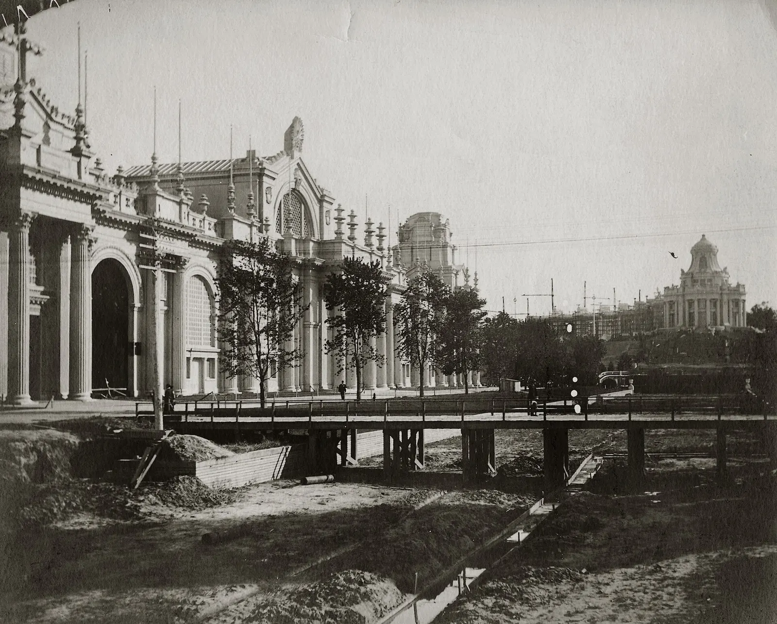 Palace of Electricity: View of construction work in the canal on the west side of the Palace of Electricity at the Louisiana Purchase Exposition, 27 September 1903