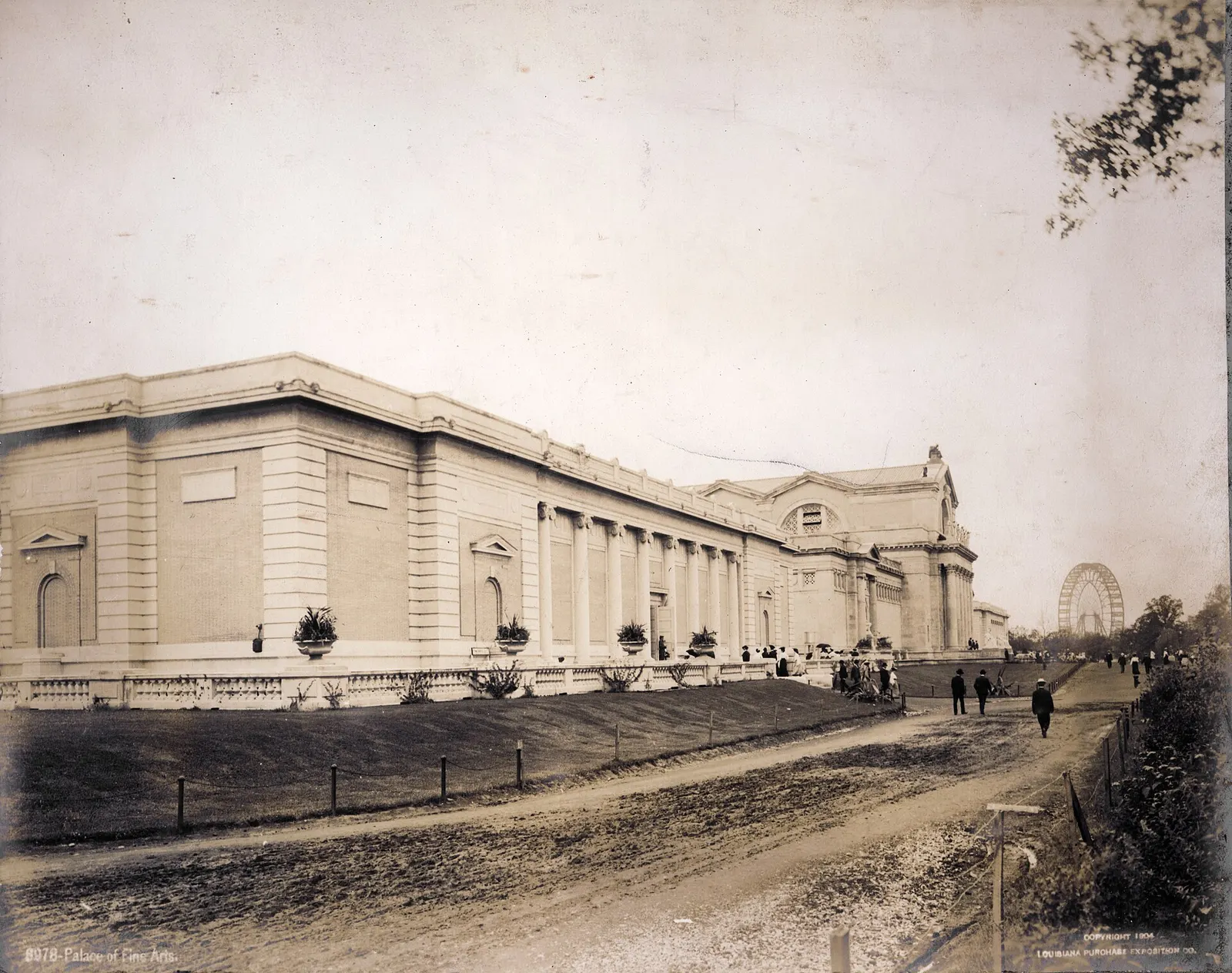 View of the completed Palace of Fine Arts at the 1904 World's Fair
