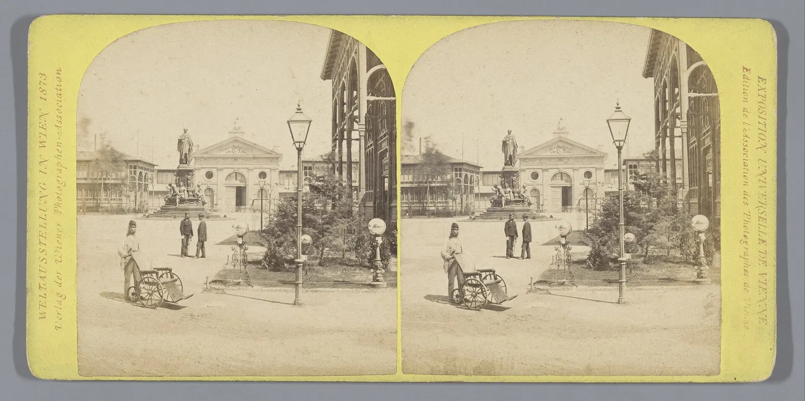 Machine Hall: Gezicht op de Avenue tussen de Rotunde en de Machinehal op de Wereldtentoonstelling van 1873 Avenue zw. Rotunde und Maschinenhalle Aven. betw. the Rotunda & Machinery-Hall Avenue entre la rotonde et la halle aux machine, RP-F-F10904