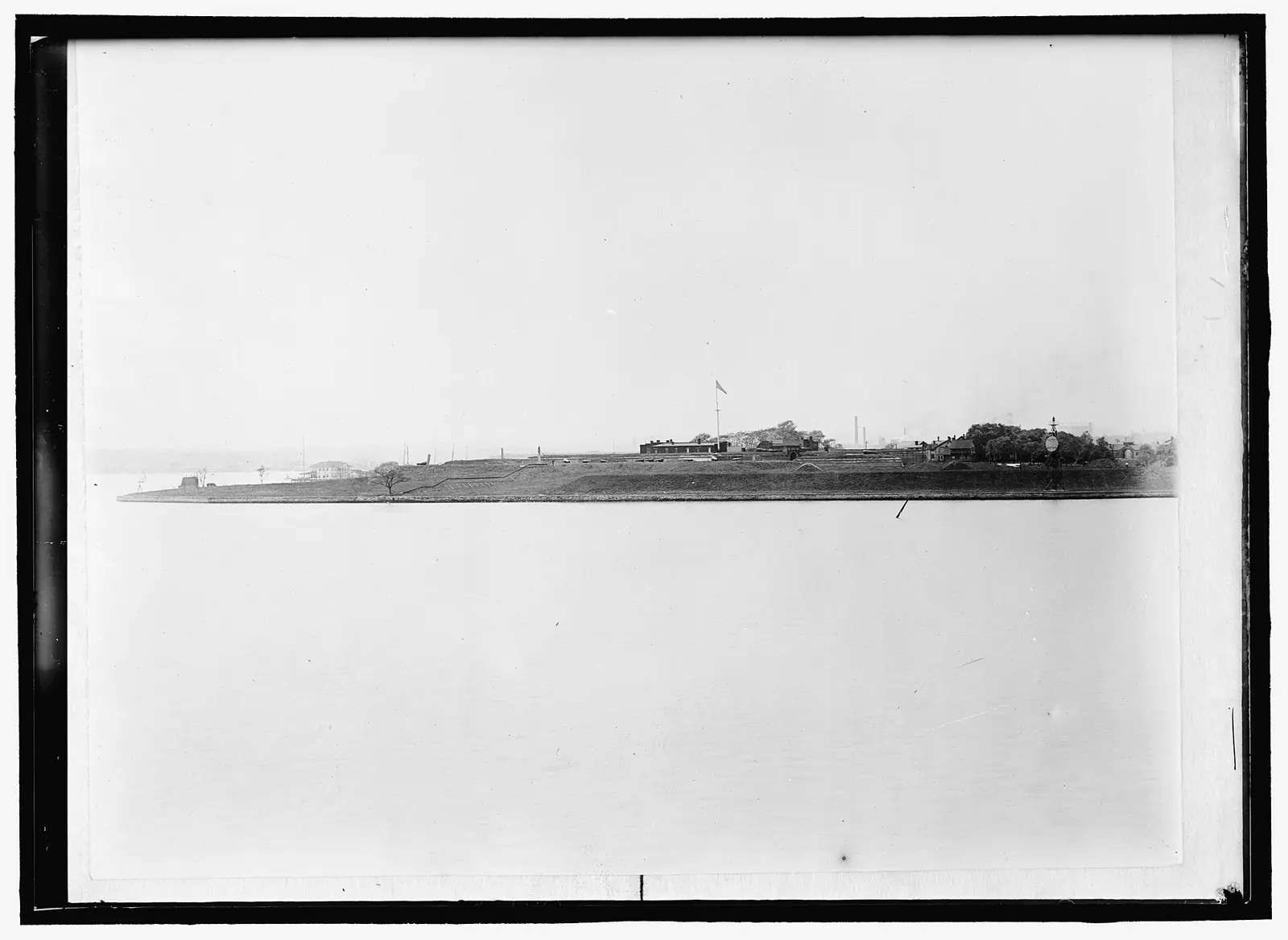 Fort McHenry: FORT McHENRY LCCN2016865603