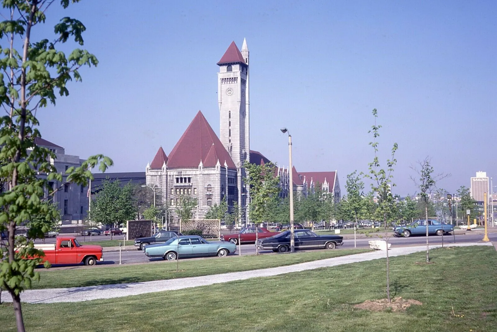 St. Louis Union Station: The St. Louis Union Station (1969)