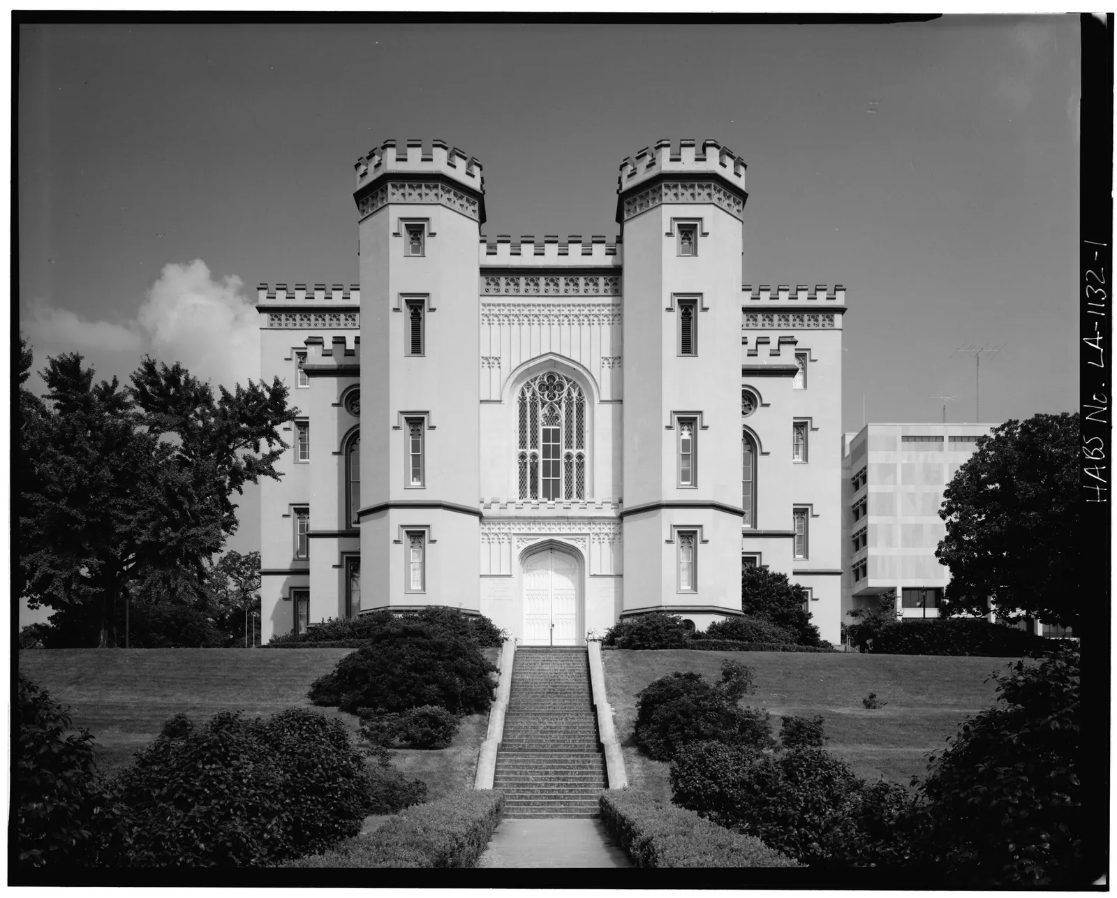 Old Louisiana State Capitol: WEST (FRONT) FACADE - Louisana State Capitol, North Boulevard, Saint Philip, America and Front Streets, Baton Rouge, East Baton Rouge Parish, LA HABS LA,17-BATRO,6-1