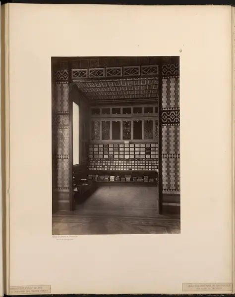 Pavillon du Ministère des Travaux Publics - Salle des matériaux de construction. Vue prise du vestibule - Atelier photographique de l'Ecole des Ponts et Chaussé