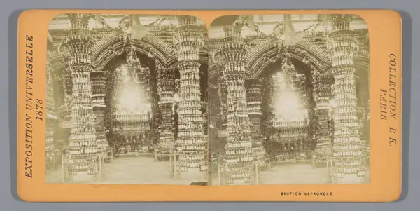 Interieur van het Spaanse paviljoen op de Wereldtentoonstelling van 1878 Section Espagnole Exposition Universelle 1878 (serietitel op object)