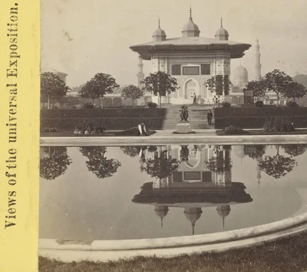 Paviljoen bij een vijver op de Wereldtentoonstelling van 1878 Views of the universal Exposition Vues de l'Exposition universelle (serietitel op object)