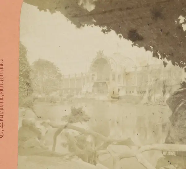Palais du Champs de Mars tijdens de Wereldtentoonstelling van 1878 Palais du Champs de Mars Exposition Universelle de 1878 (serietitel op object)