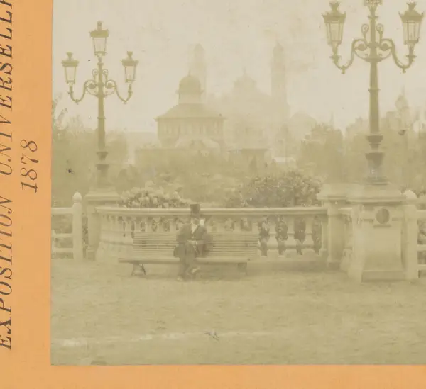 Het terras van het Palais du Trocadéro tijdens de Wereldtentoonstelling van 1878 Terrasse du Trocadéro Exposition Universelle 1878 (serietitel op object)