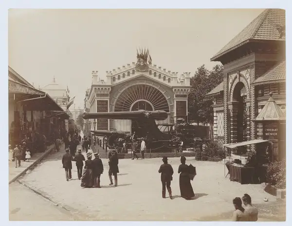 The de Bange cannon on display, 1889