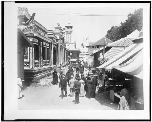 Street scene on the Esplanade des Invalides, Pavilion of Annam and Tonkin at left, 1889