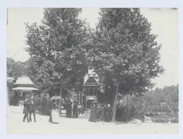 Roullier and Arnoult exhibit at the Trocadéro