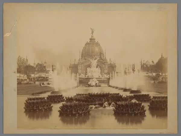 Luminous fountains before the Central Dome, 1889