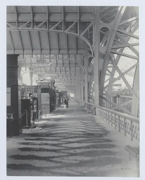 First-floor gallery of the Galerie des Machines, right side