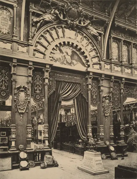 Monumental gateway to the United States exhibit