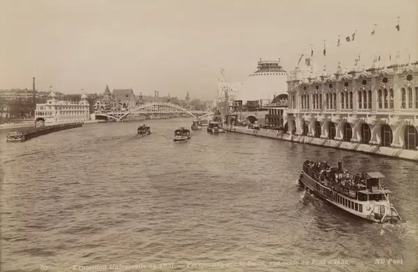 Perspective sur la Seine, vue prise du Pont d'Iéna
