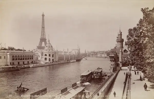 Perspective sur la Seine, vue prise du pont de l'Alma