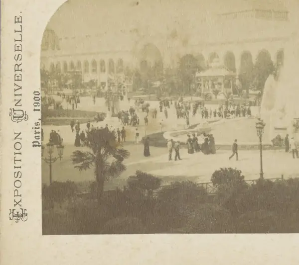Het Champ de Mars tijdens de Wereldtentoonstelling van 1900 Vue prise au Champ de Mars Exposition Universelle Paris, 1900 (serietitel op object)