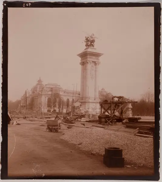Construction du pont Alexandre III et du Petit Palais à l'occasion de l'Exposition universelle de 1900, 8ème arrondissem