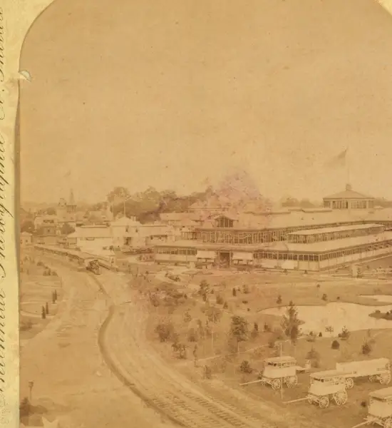 U.S. Gov't building from W. End