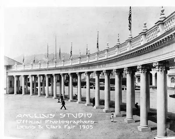 Archway at entrance to Lewis and Clark Exposition