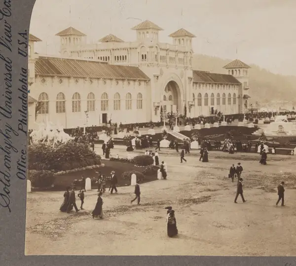 Looking across Pacific Court at Lewis and Clark Exposition of 1905. The only great fair that ever paid a dividend, Portland Oregon