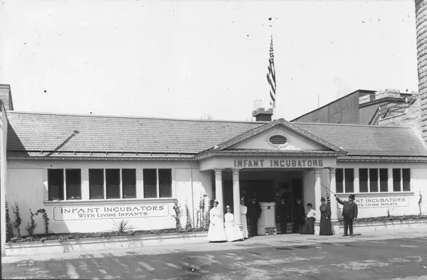 Infant incubator building