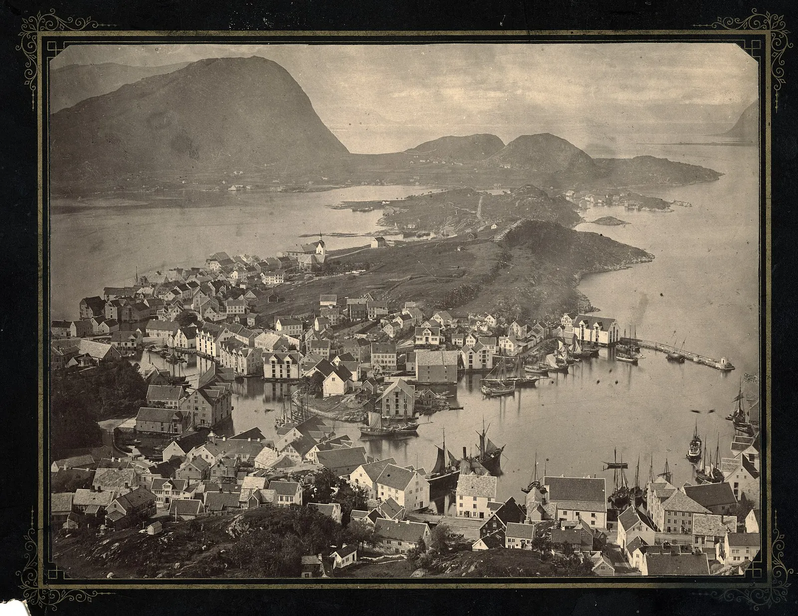 Ålesund fire, 1904: Ålesund, Møre og Romsdal - Riksantikvaren-T322 01 0034