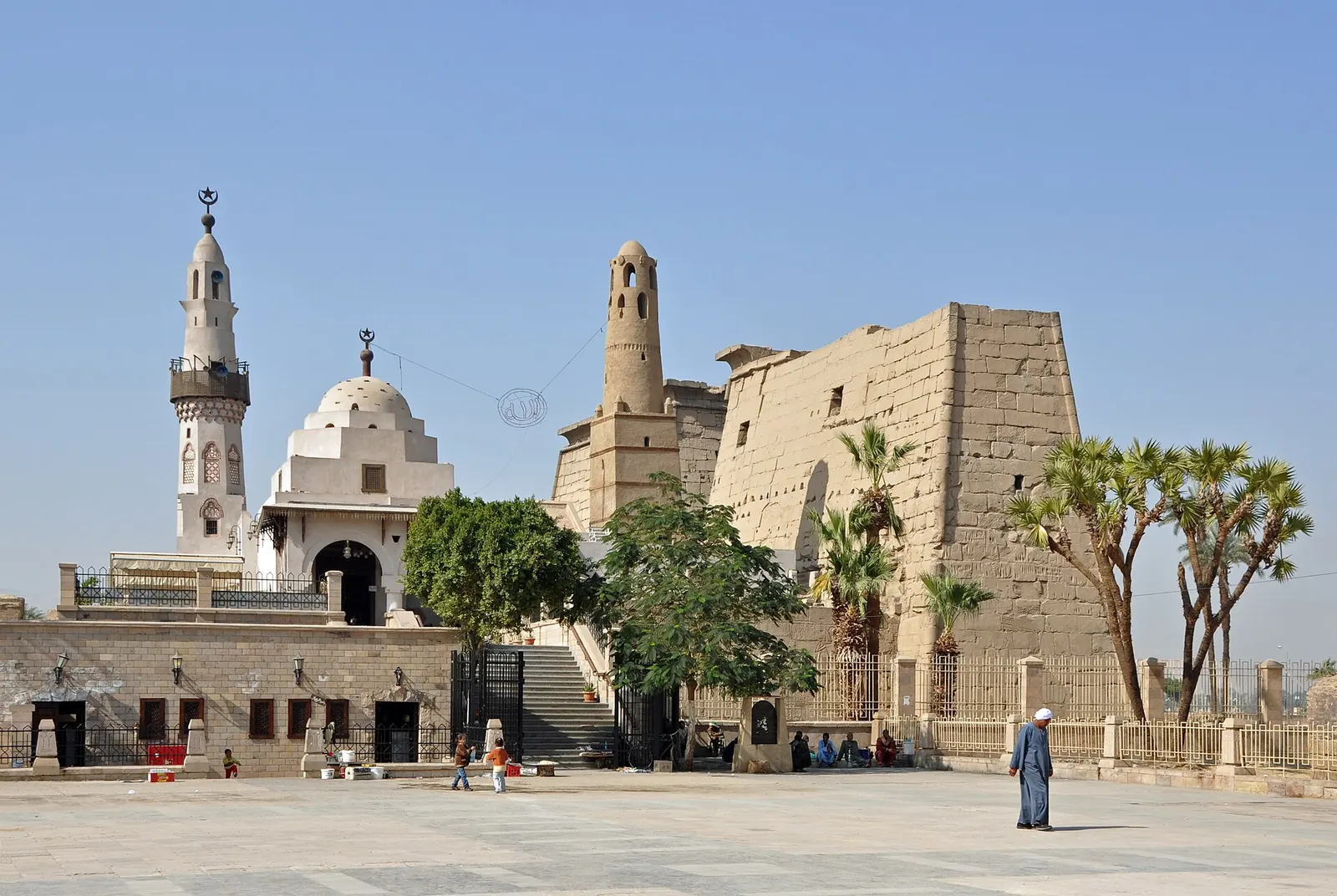 A mosque on the columns