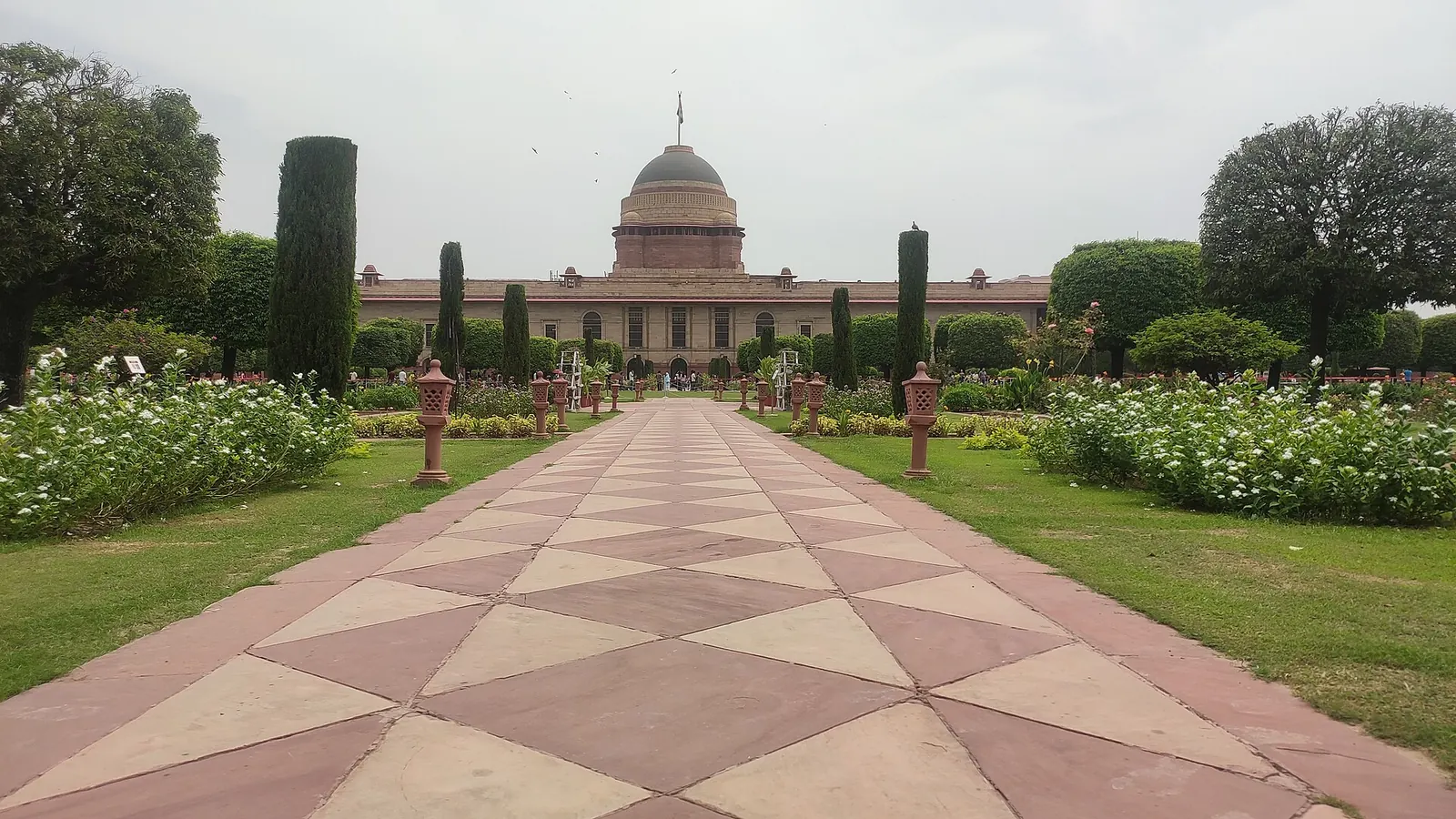 Rashtrapati Bhavan: Amrit udyan Rashtriya pati bhawan