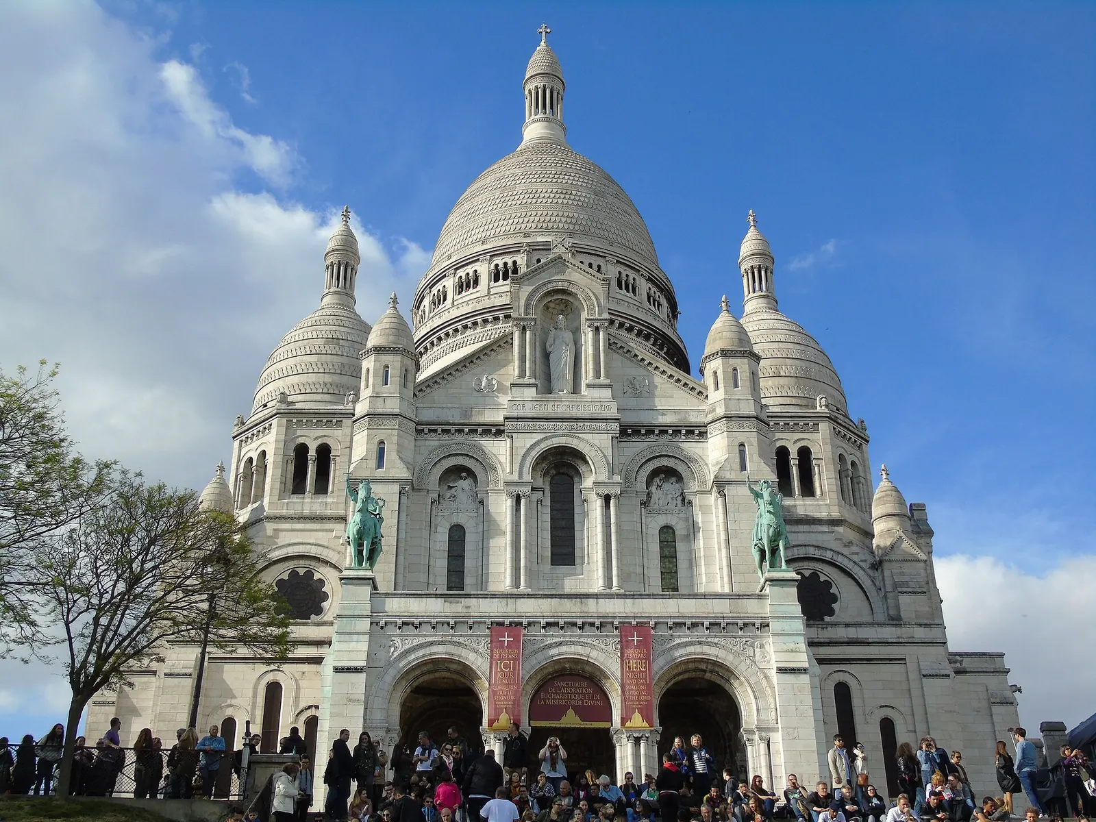 Sacré-Cœur: Basilique du Sacré-Cœur.001 - Montmartre