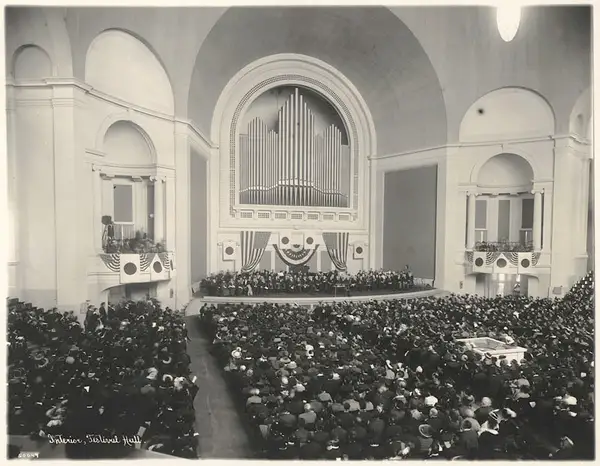PPIE1915 Festival-Hall-Interior cropped