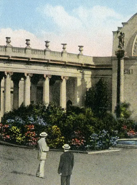 Panama-Pacific International Exposition – Half Dome in court of Four Seasons