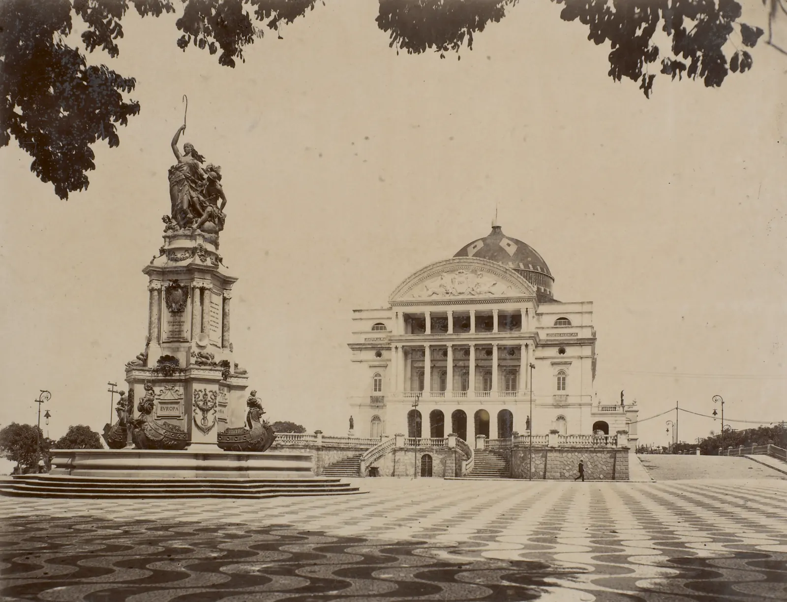Teatro Amazonas: Praça São Sebastião e Teatro Amazonas, Manaus (AM)