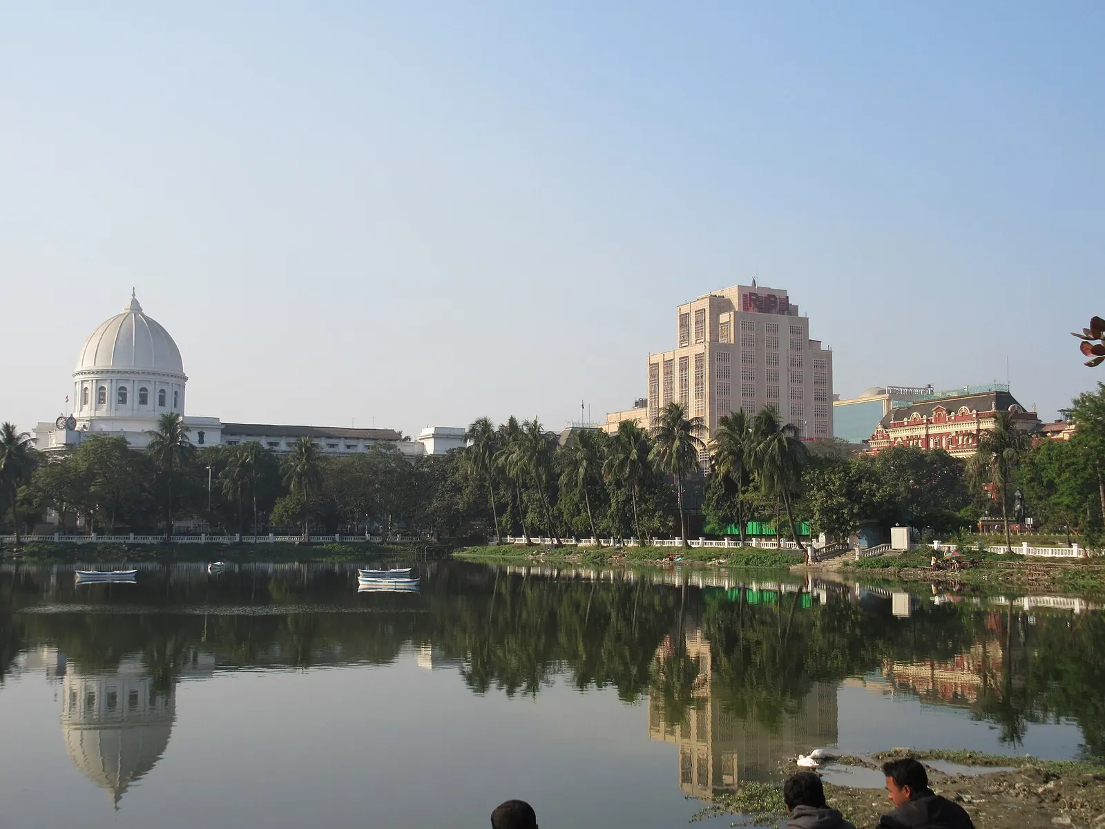 Writers' Building: Lal Dighi (the Red Pool) in B.B.D Bagh, Kolkata (Calcutta)